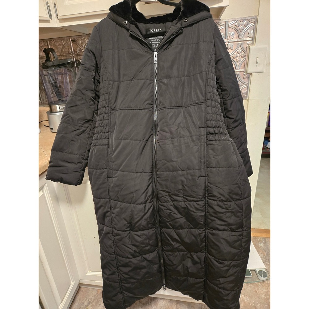 Torrid Black Heavy Puffer Long Coat  Water And Wind Resistant Large(Torrid Sz 0)